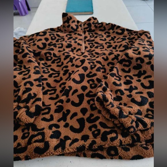 Leopard fleece zip up sweater L - Picture 4 of 8